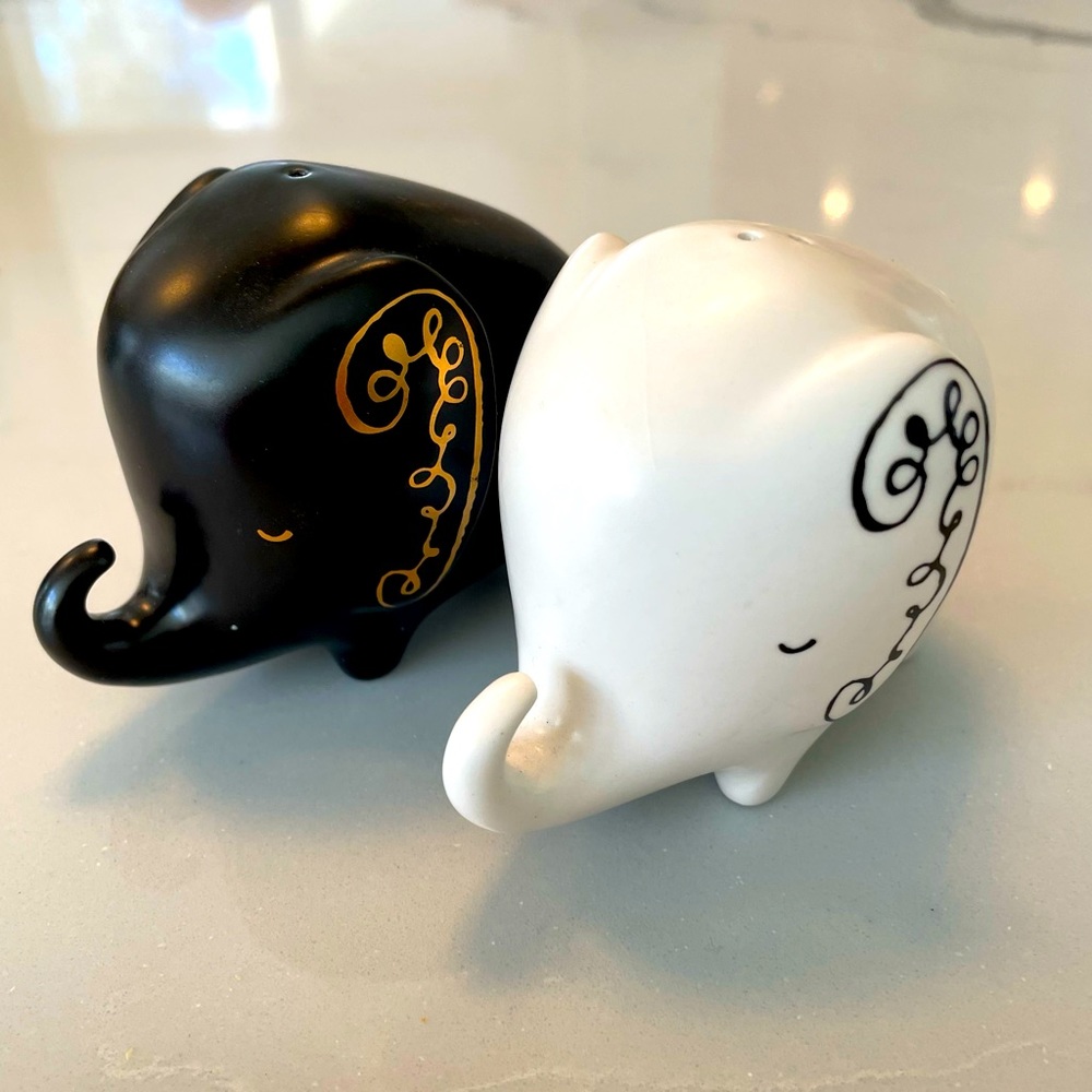 NEW KATE SPADE Woodland Park Elephant Salt & Pepper Set - never used